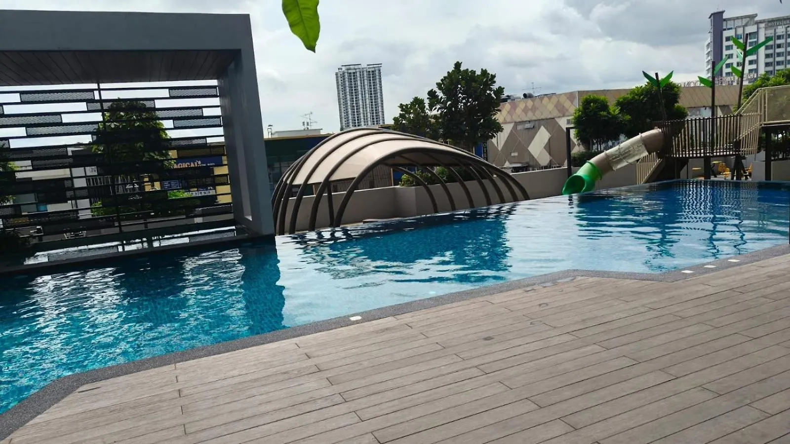 Skytrees Serviced Apartment 2Pax Cozy Studio Aeon Bukit Indah 新山