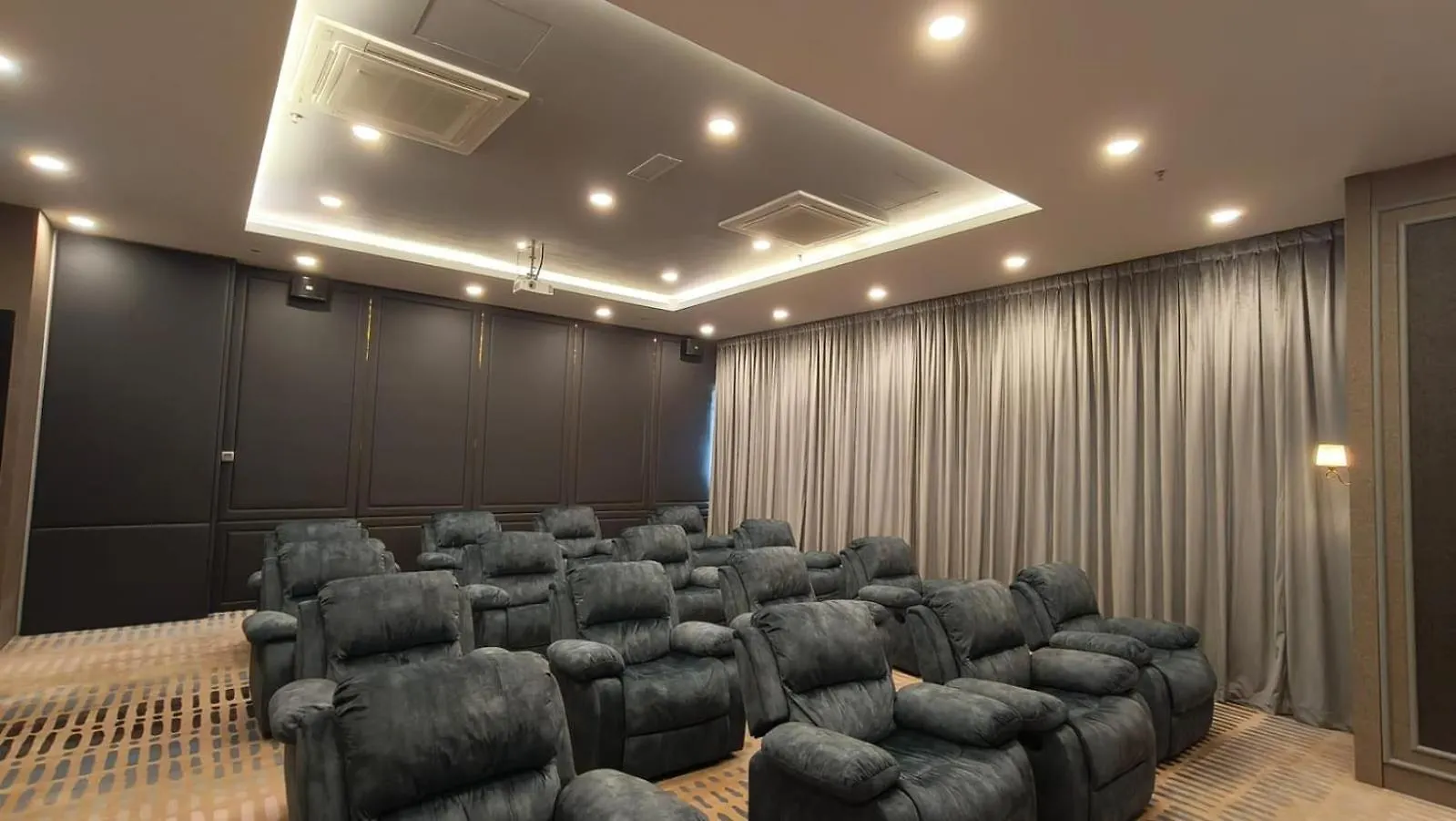 Skytrees Serviced Apartment 2Pax Cozy Studio Aeon Bukit Indah 新山 0*,